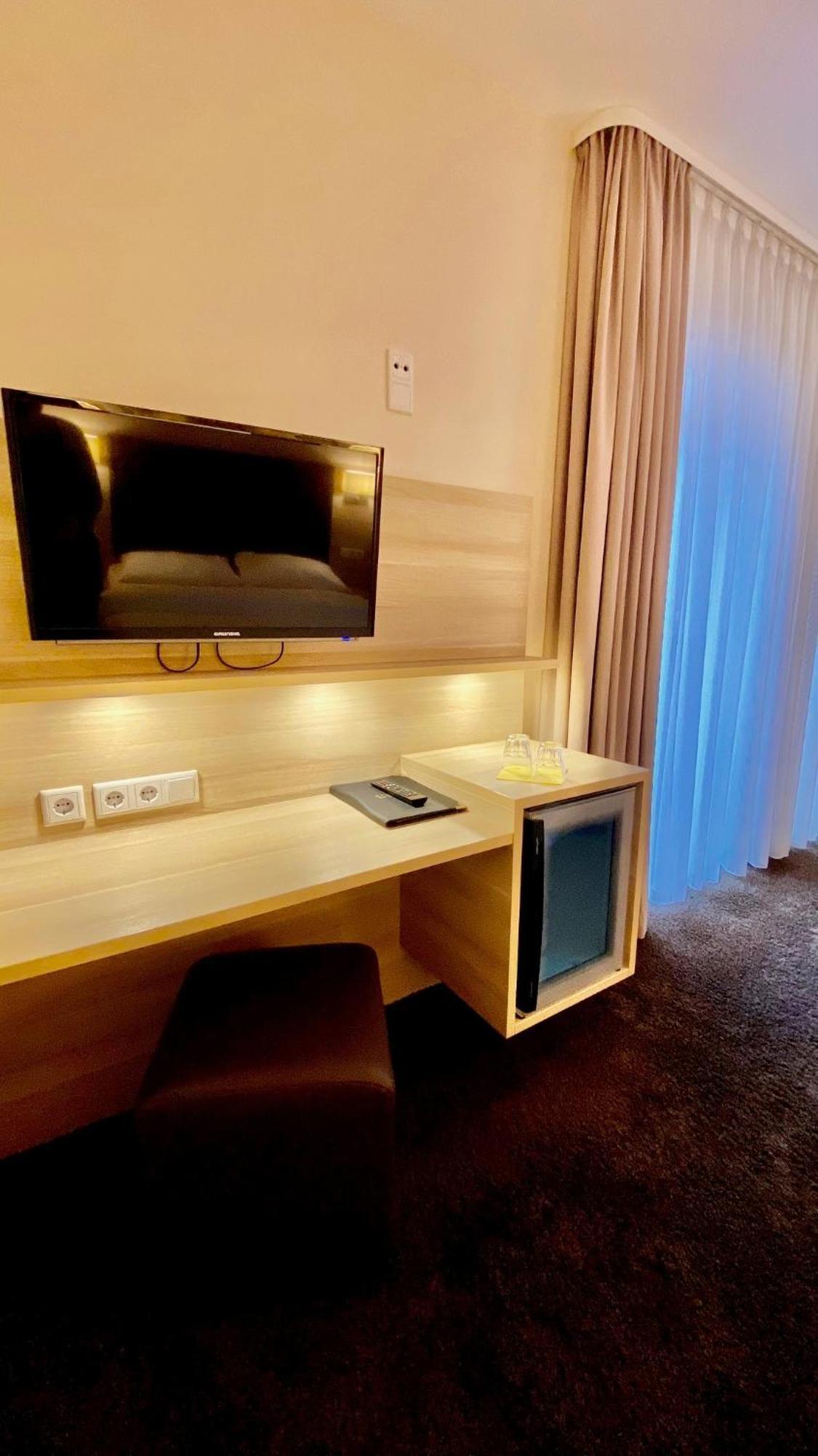 Hotel Bacchus بينسهايم الغرفة الصورة