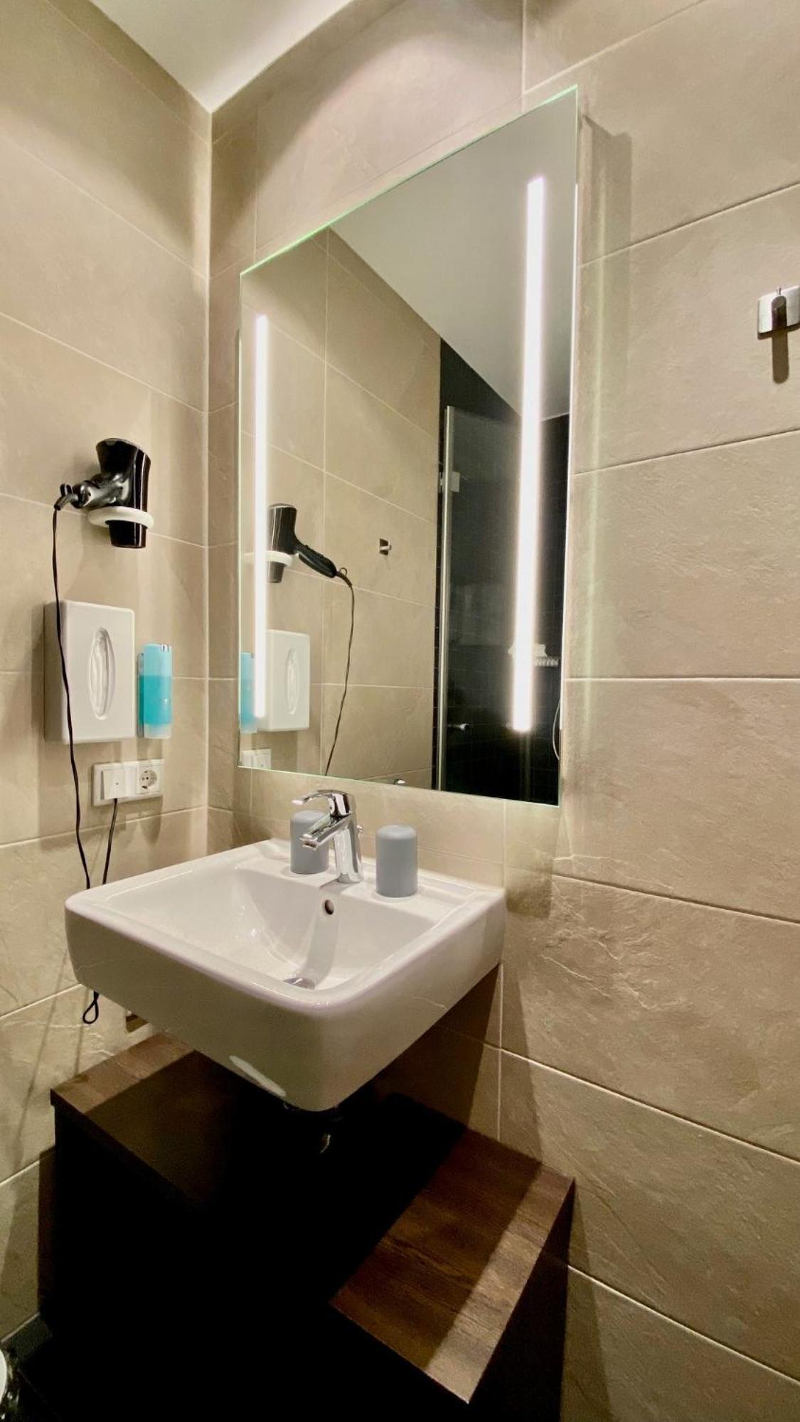 Hotel Bacchus بينسهايم الغرفة الصورة